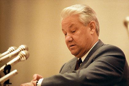 Ельцина обвинили в готовности сдаться в первый же день путча ГКЧП в 1991 году