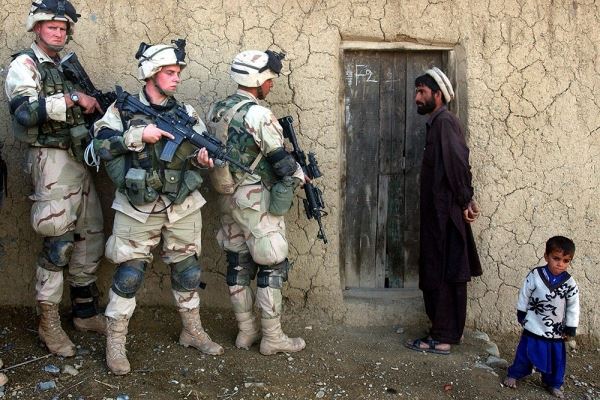  Федор Лукьянов - об Афганистане: Америка не возвращается - бежит  