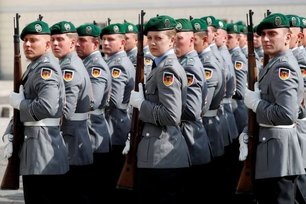 Немецкая молодежь отказывается служить в бундесвере
