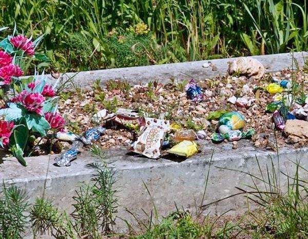 Пьяные россияне устроили гонки на кладбище и сбили надгробия