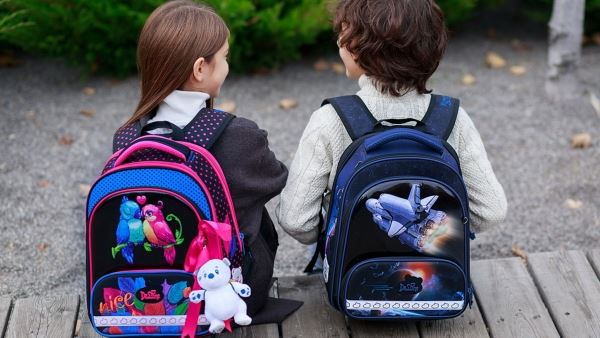Специалисты рассказали о правилах выбора удобного рюкзака для школьника